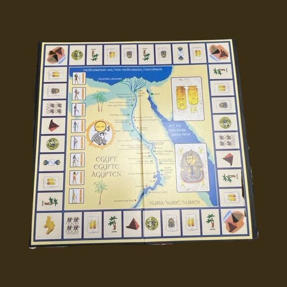 2001 The Green Board Game Company Egyptians Board Game - Picture 4 of 5